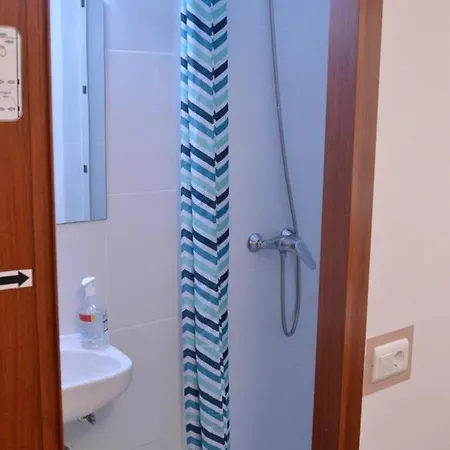 Ararat Hostel *