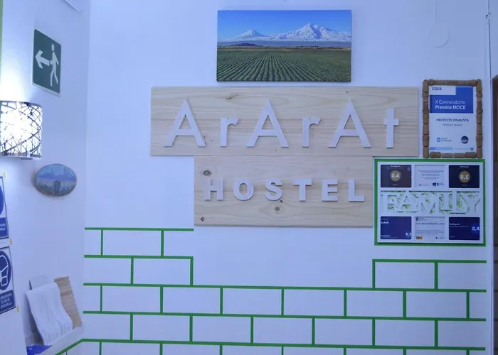 Ararat Хостел *